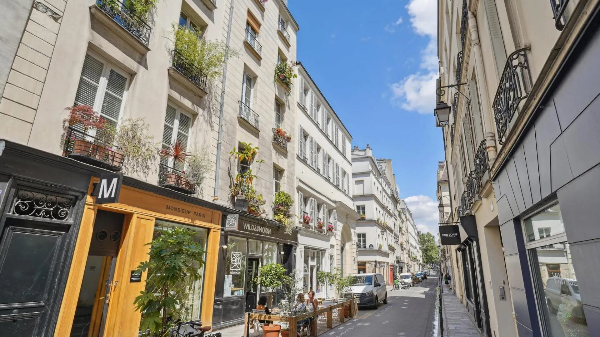 Апартаменты Le Marais & Pompidou - Cityapartmentstay Париж