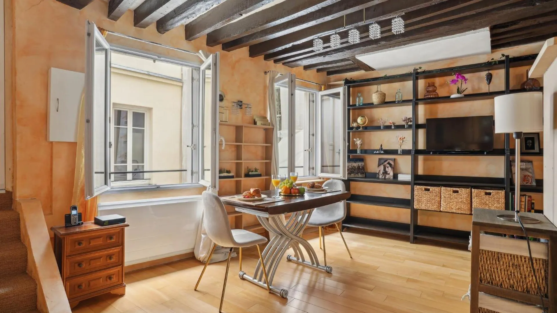 Le Marais & Pompidou - Cityapartmentstay Paris
